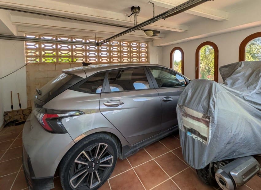 Chalet de 4 habitaciones en Dénia en venta con piscina - 565.000 € (Ref: 9827496)