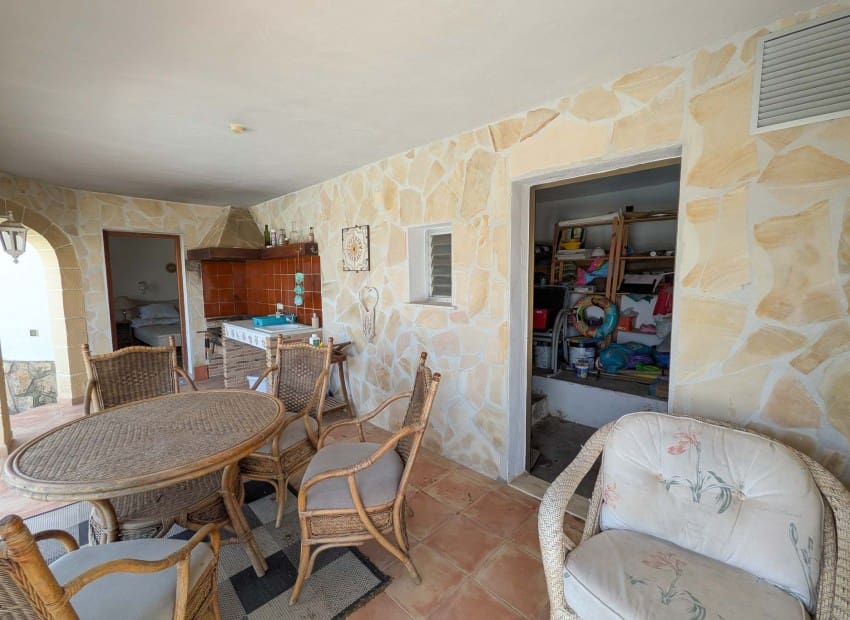 Chalet de 4 habitaciones en Dénia en venta con piscina - 565.000 € (Ref: 9827496)