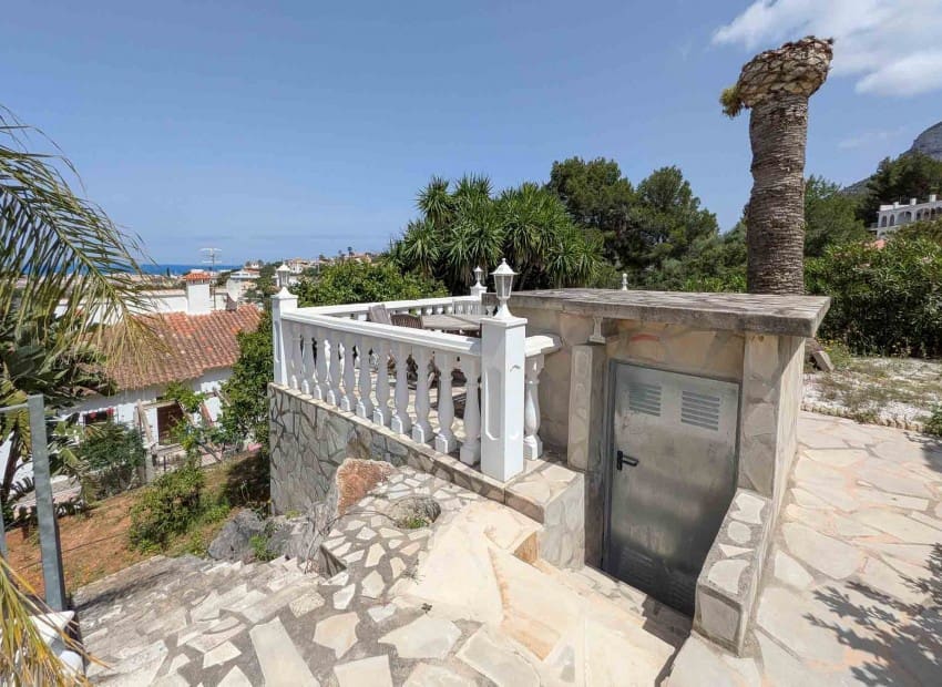 Chalet de 4 habitaciones en Dénia en venta con piscina - 565.000 € (Ref: 9827496)