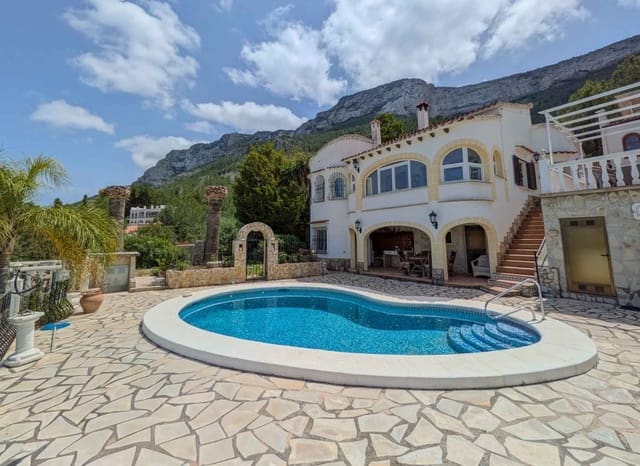 Chalet de 4 habitaciones en La Pedrera - Vessanes, Dénia en venta con piscina - 565.000 € (Ref: 9827496)