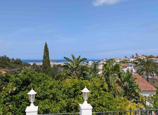Chalet de 4 habitaciones en La Pedrera - Vessanes, Dénia en venta con piscina - 565.000 € (Ref: 9827496)
