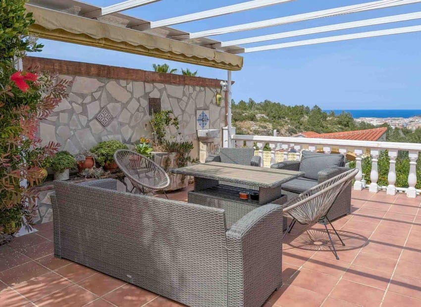 Chalet de 4 habitaciones en Dénia en venta con piscina - 565.000 € (Ref: 9827496)