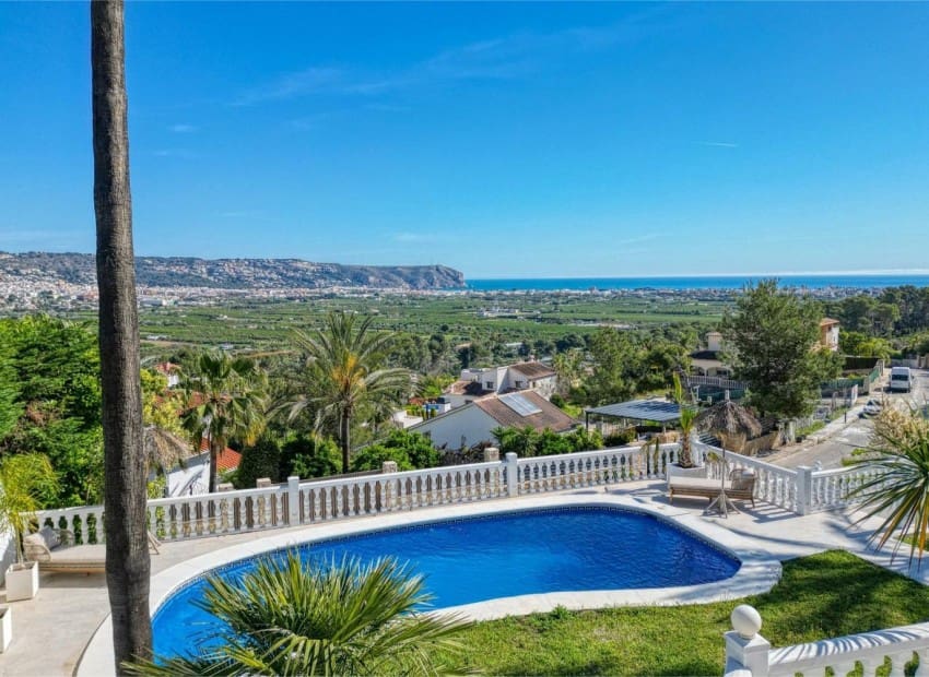 3 sypialnia Willa na sprzedaż w Javea / Xabia z basenem - 995 000 € (Ref: 9827497)