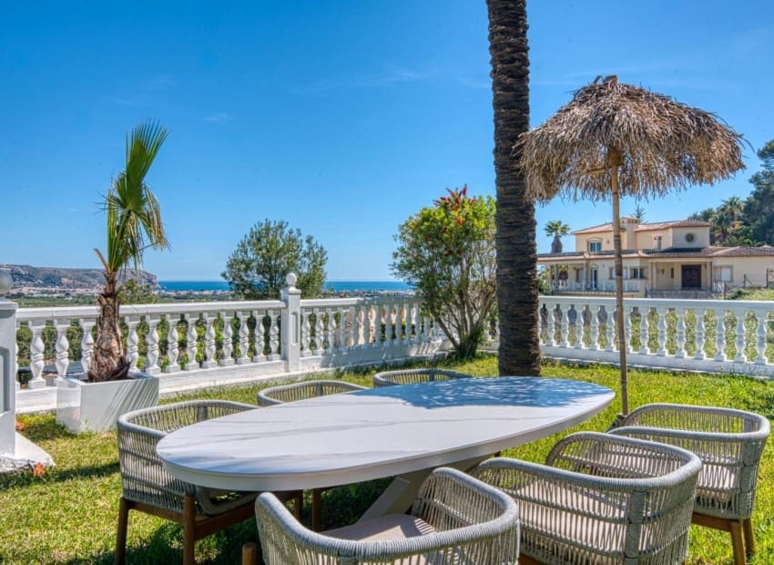 3 sypialnia Willa na sprzedaż w Javea / Xabia z basenem - 995 000 € (Ref: 9827497)
