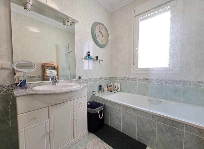 3 bedroom Villa for sale in Altea la Vella with pool - € 545,000 (Ref: 9841091)