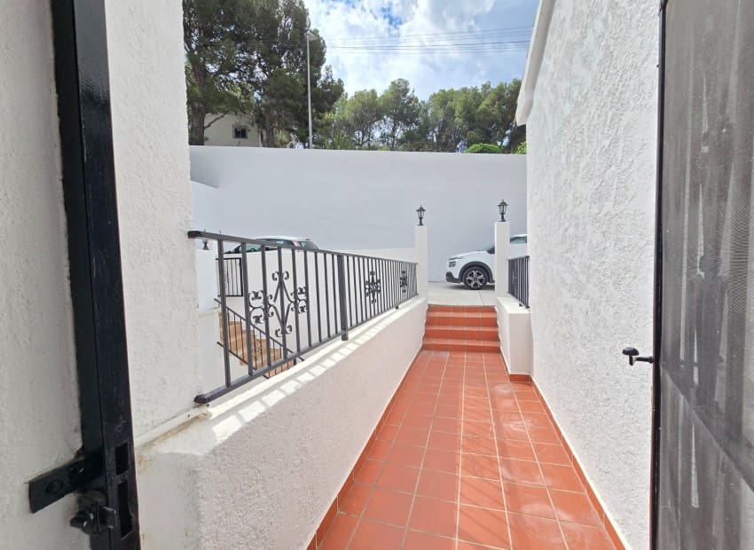 3 bedroom Villa for sale in Altea la Vella with pool - € 545,000 (Ref: 9841091)