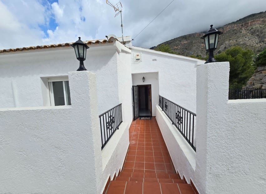 3 bedroom Villa for sale in Altea la Vella with pool - € 545,000 (Ref: 9841091)