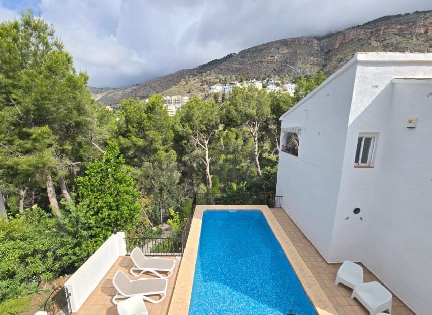 3 bedroom Villa for sale in Altea la Vella with pool - € 545,000 (Ref: 9841091)
