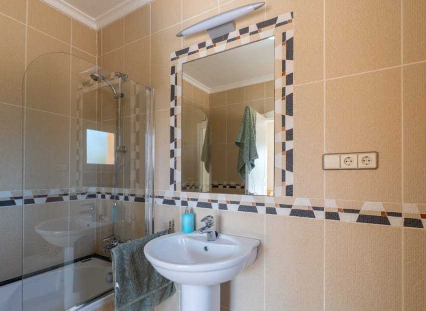 Chalet de 3 habitaciones en Javea / Xàbia en venta con piscina - 750.000 € (Ref: 9841704)
