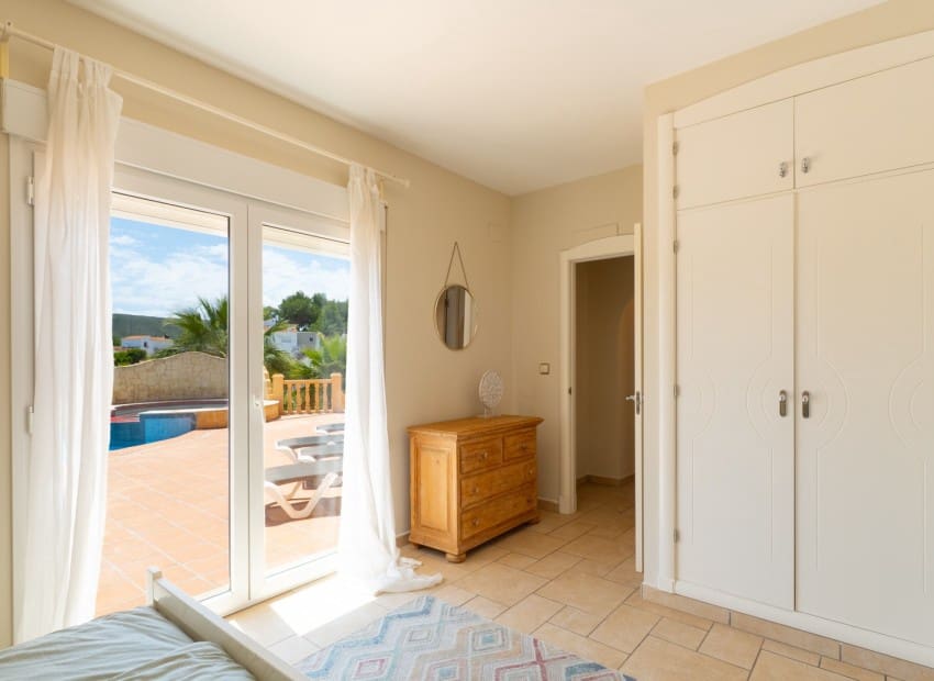 Chalet de 3 habitaciones en Javea / Xàbia en venta con piscina - 750.000 € (Ref: 9841704)
