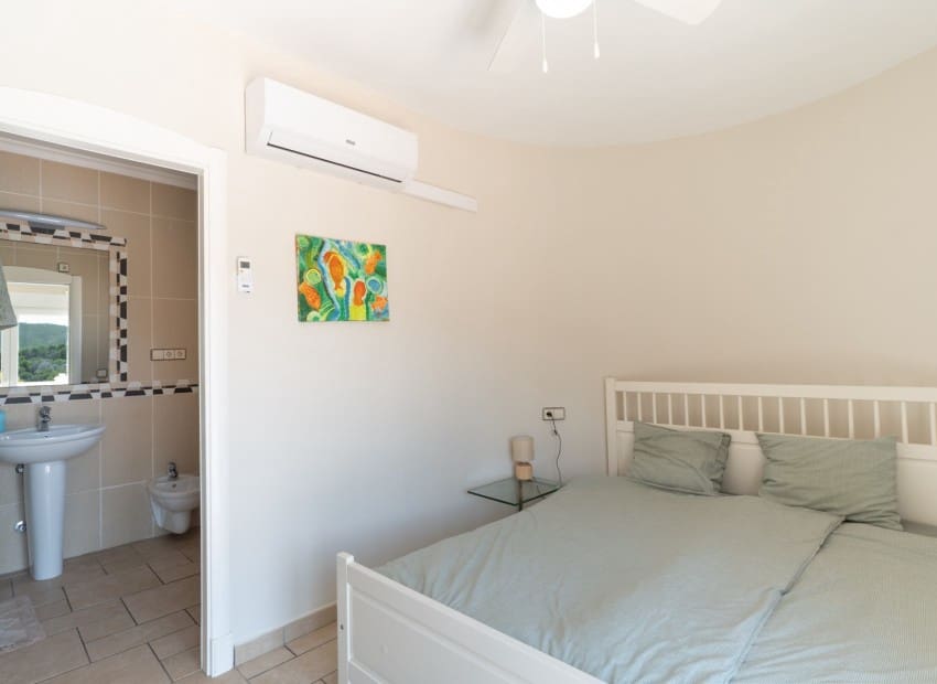 Chalet de 3 habitaciones en Javea / Xàbia en venta con piscina - 750.000 € (Ref: 9841704)