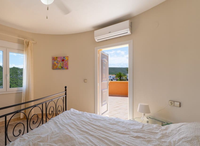 Chalet de 3 habitaciones en Javea / Xàbia en venta con piscina - 750.000 € (Ref: 9841704)