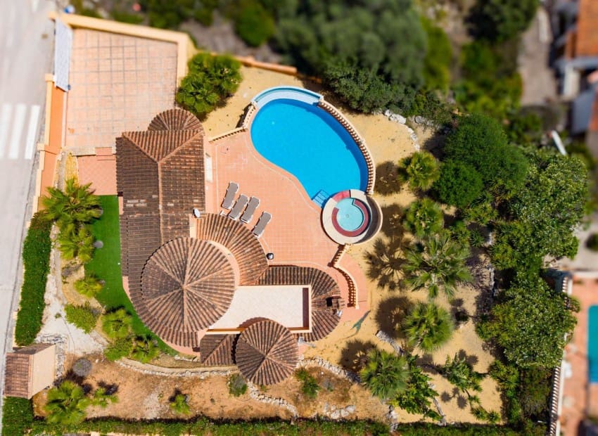 Chalet de 3 habitaciones en Javea / Xàbia en venta con piscina - 750.000 € (Ref: 9841704)