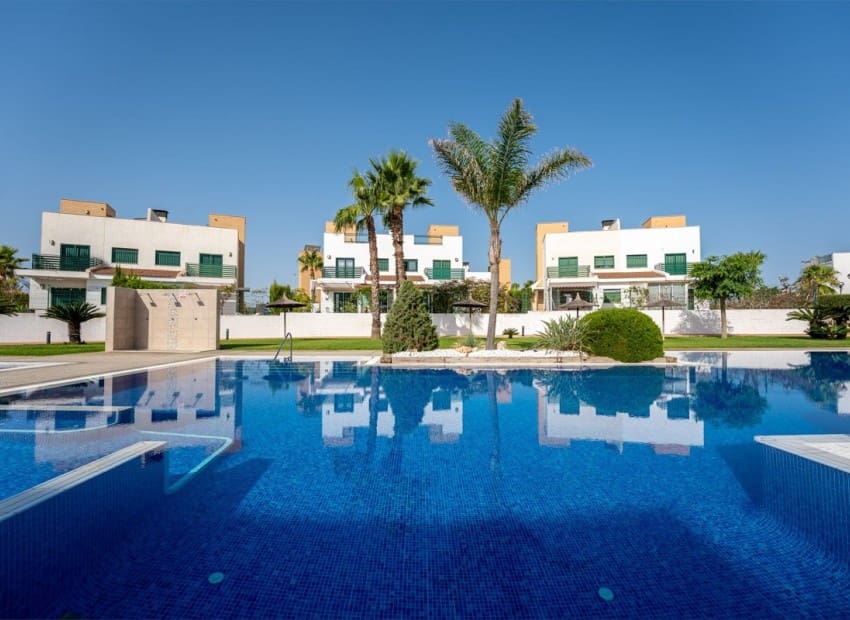Chalet de 3 habitaciones en Ciudad Quesada en venta con piscina garaje - 330.000 € (Ref: 9844371)