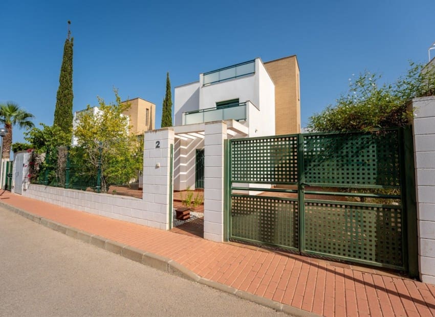 Chalet de 3 habitaciones en Ciudad Quesada en venta con piscina garaje - 330.000 € (Ref: 9844371)