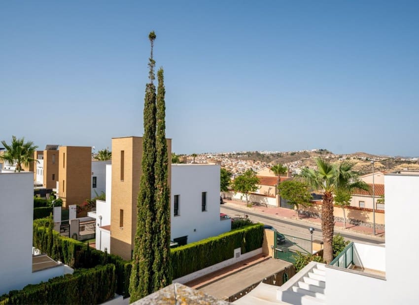 Chalet de 3 habitaciones en Ciudad Quesada en venta con piscina garaje - 330.000 € (Ref: 9844371)