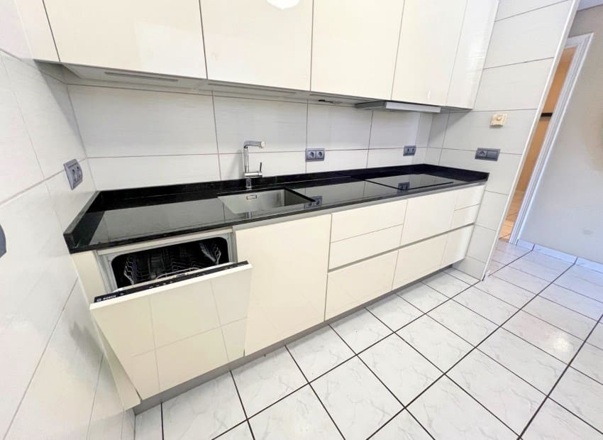2 bedroom Apartment for sale in Albir with pool - € 449,000 (Ref: 9865918)