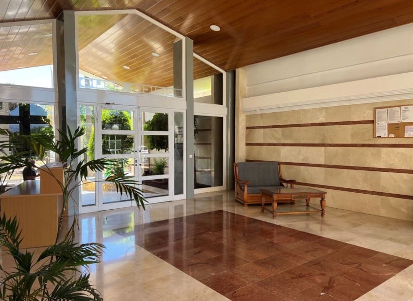 2 bedroom Apartment for sale in Albir with pool - € 449,000 (Ref: 9865918)