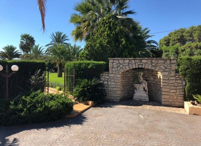 5 sovrum Villa till salu i Benissa med pool garage - 1 395 000 € (Ref: 9865920)