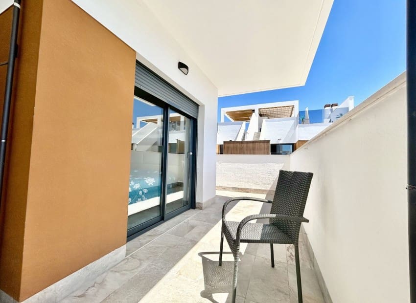 2 slaapkamer Appartement te koop in Pilar de la Horadada met zwembad garage - € 330.000 (Ref: 9895348)