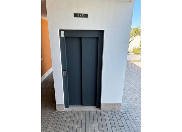 2 chambre Appartement à vendre à Pilar de la Horadada ciudad, Pilar de la Horadada avec piscine garage - 289 000 € (Ref: 9895349)