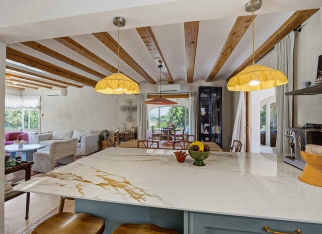 4 slaapkamer Villa te koop in Partides comunes - Adsubia, Javea / Xàbia met zwembad - € 950.000 (Ref: 9895352)
