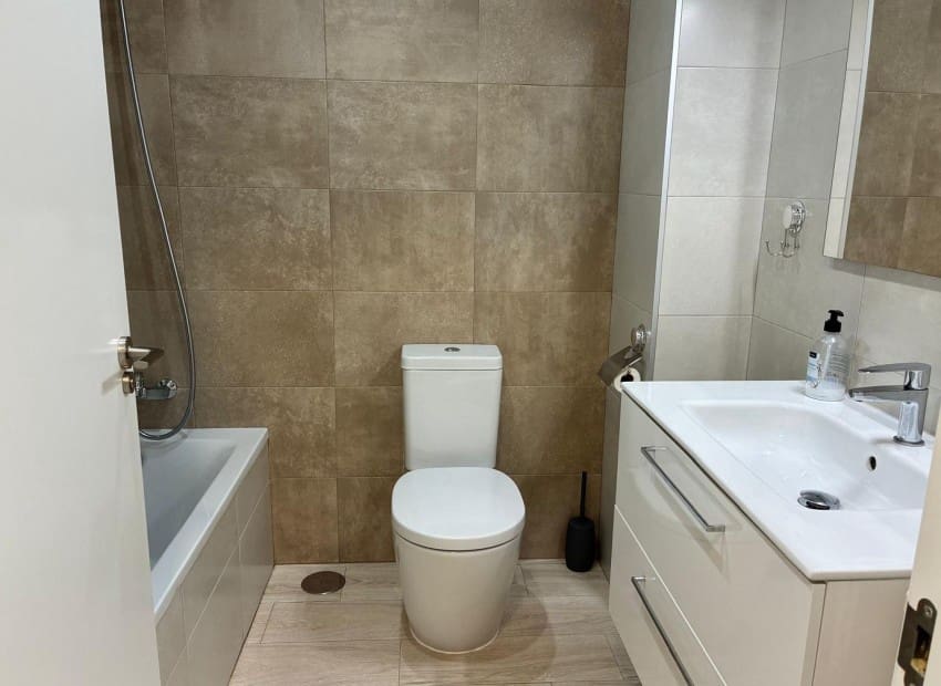 3 makuuhuone Huoneisto myytävänä paikassa Villamartin mukana uima-altaan 
autotalli - 324 900 € (Ref: 9897219)