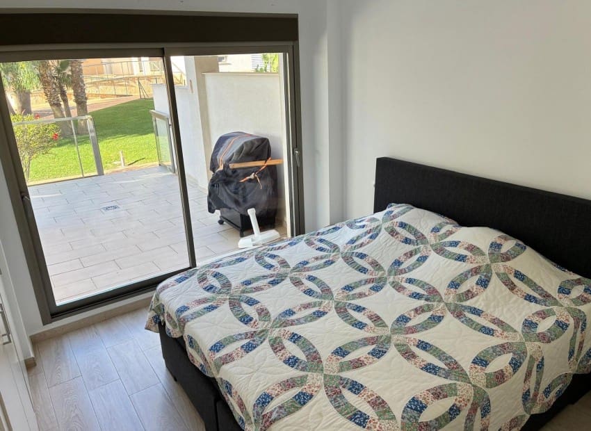3 makuuhuone Huoneisto myytävänä paikassa Villamartin mukana uima-altaan 
autotalli - 324 900 € (Ref: 9897219)