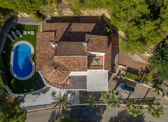 4 sypialnia Willa na sprzedaż w Altea la Vella, Altea z basenem garażem - 990 000 € (Ref: 9897220)