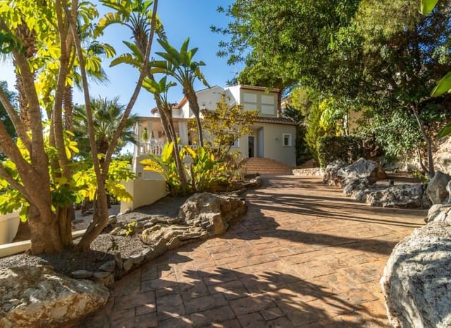 4 sypialnia Willa na sprzedaż w Altea la Vella, Altea z basenem garażem - 990 000 € (Ref: 9897220)