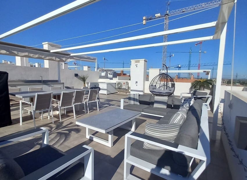 2 chambre Penthouse à vendre à San Miguel de Salinas avec piscine - 299 000 € (Ref: 9897221)