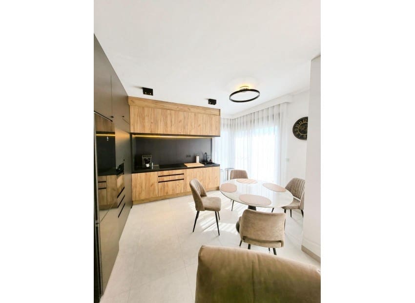Apartamento de 2 habitaciones en San Miguel de Salinas en venta con piscina - 299.000 € (Ref: 9897221)
