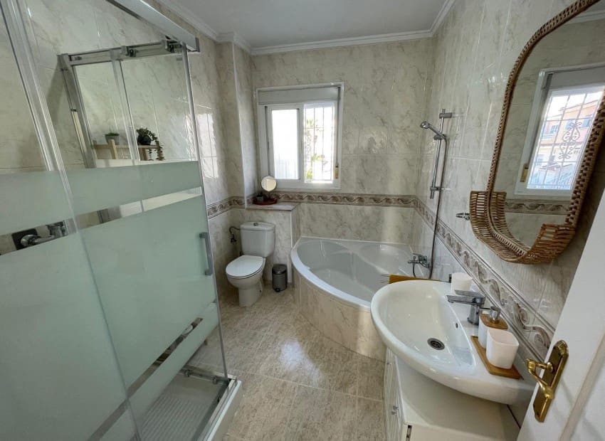 3 quarto Casa em Banda para venda em Ciudad Quesada com piscina - 244 900 € (Ref: 9897379)