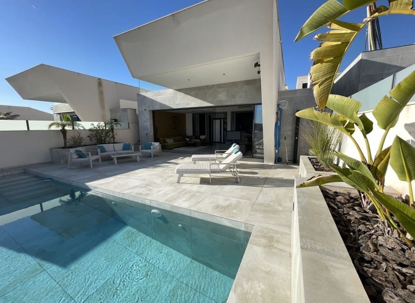4 quarto Moradia para venda em Ciudad Quesada com piscina garagem - 699 000 € (Ref: 9898358)