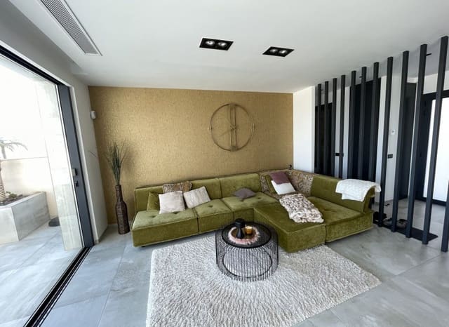 4 quarto Moradia para venda em Ciudad Quesada, Rojales com piscina garagem - 699 000 € (Ref: 9898358)