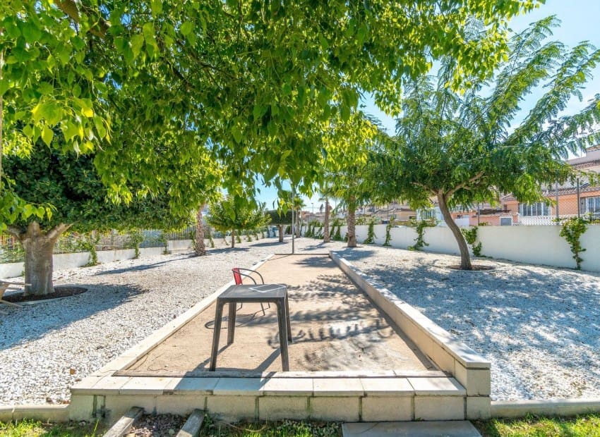 2 bedroom Semi-detached Villa for sale in Villamartin with pool - € 284,000 (Ref: 9898363)