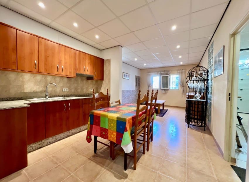 5 slaapkamer Halfvrijstaande villa te koop in La Nucia met zwembad garage - € 399.000 (Ref: 9899807)