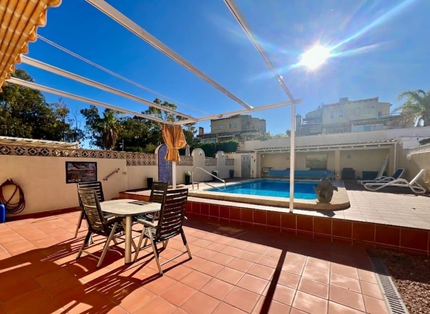 5 slaapkamer Halfvrijstaande villa te koop in La Nucia met zwembad garage - € 399.000 (Ref: 9899807)