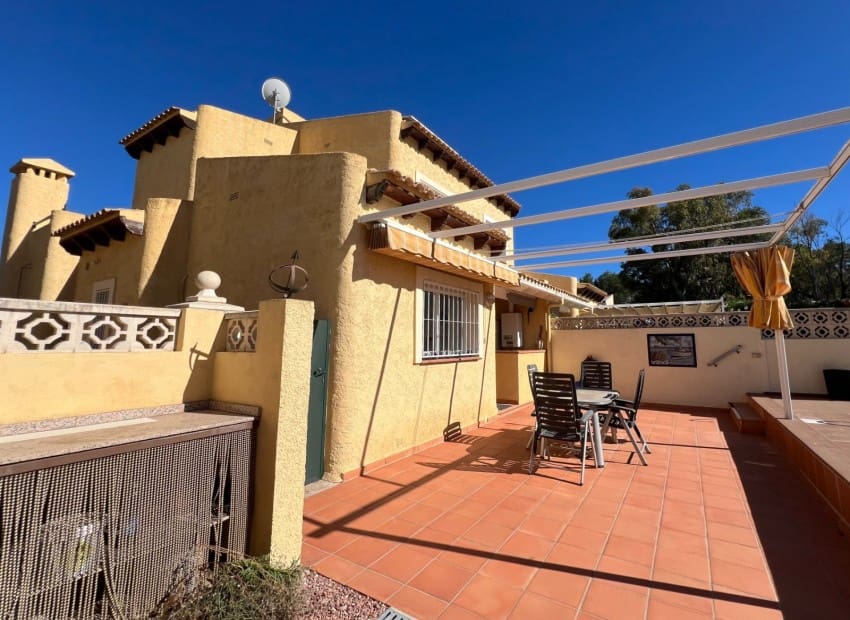 5 slaapkamer Halfvrijstaande villa te koop in La Nucia met zwembad garage - € 399.000 (Ref: 9899807)