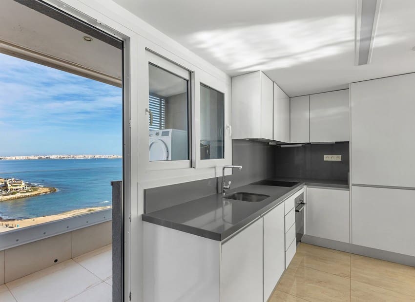 3 sovrum Takvåning till salu i Punta Prima med pool garage - 765 000 € (Ref: 9899870)
