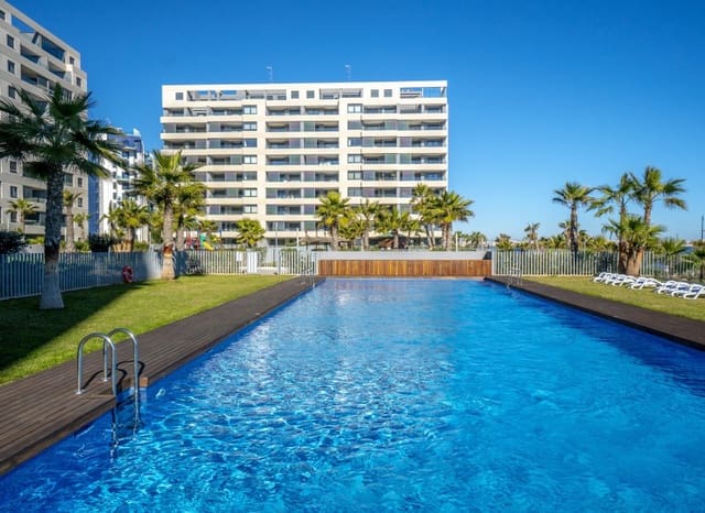 3 bedroom Penthouse for sale in Punta Prima, Torrevieja with pool garage - € 765,000 (Ref: 9899870)