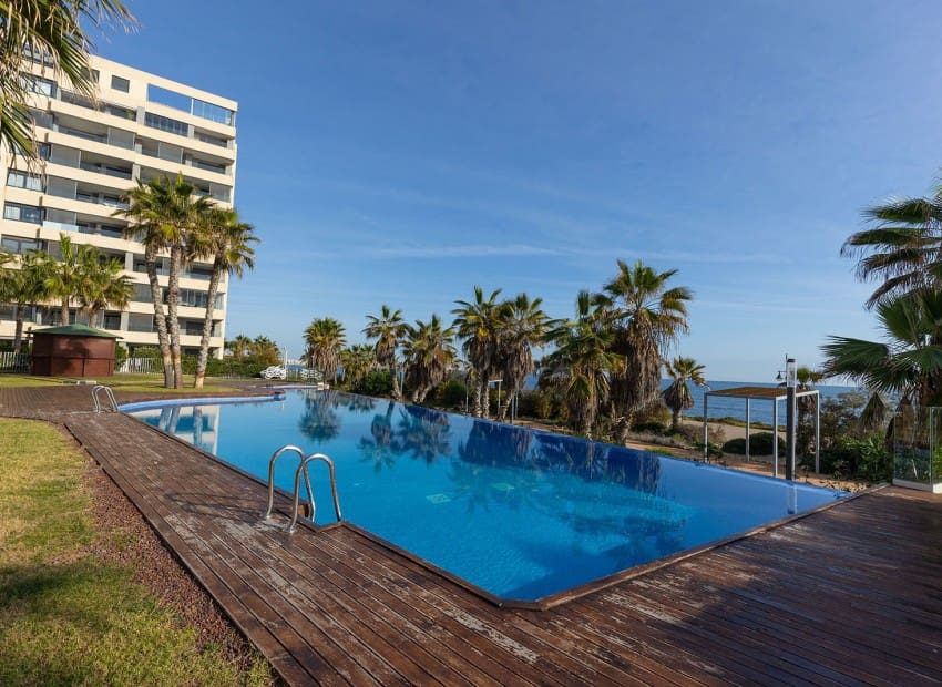3 sovrum Takvåning till salu i Punta Prima med pool garage - 765 000 € (Ref: 9899870)