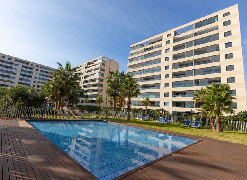 3 sovrum Takvåning till salu i Punta Prima med pool garage - 765 000 € (Ref: 9899870)