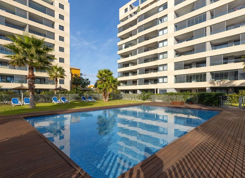 3 sovrum Takvåning till salu i Punta Prima med pool garage - 765 000 € (Ref: 9899870)
