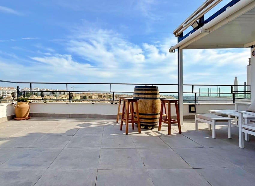 2 sovrum Takvåning till salu i Campoamor med pool - 299 000 € (Ref: 9899871)