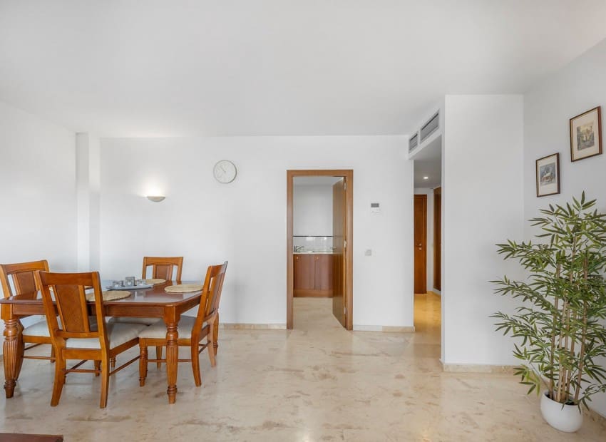 2 soveværelse Lejlighed til salg i Punta Prima med swimmingpool - € 345.000 (Ref: 9899872)