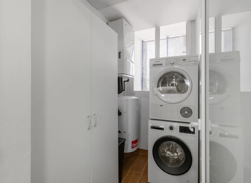 Ático de 2 habitaciones en Punta Prima en venta con piscina garaje - 699.000 € (Ref: 9902074)
