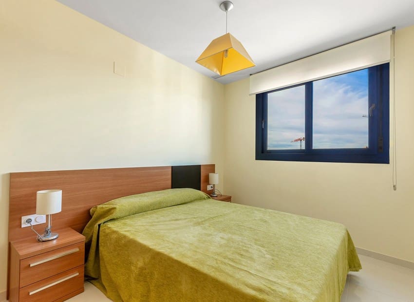 Ático de 2 habitaciones en Punta Prima en venta con piscina garaje - 699.000 € (Ref: 9902074)