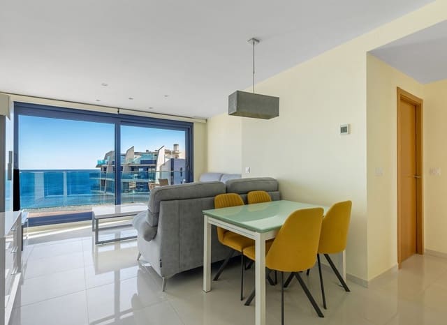 Ático de 2 habitaciones en Punta Prima, Torrevieja en venta con piscina garaje - 699.000 € (Ref: 9902074)