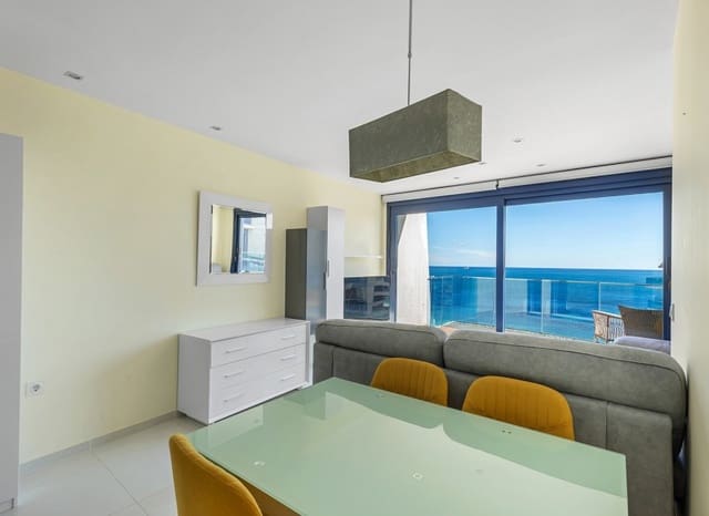 Ático de 2 habitaciones en Punta Prima, Torrevieja en venta con piscina garaje - 699.000 € (Ref: 9902074)